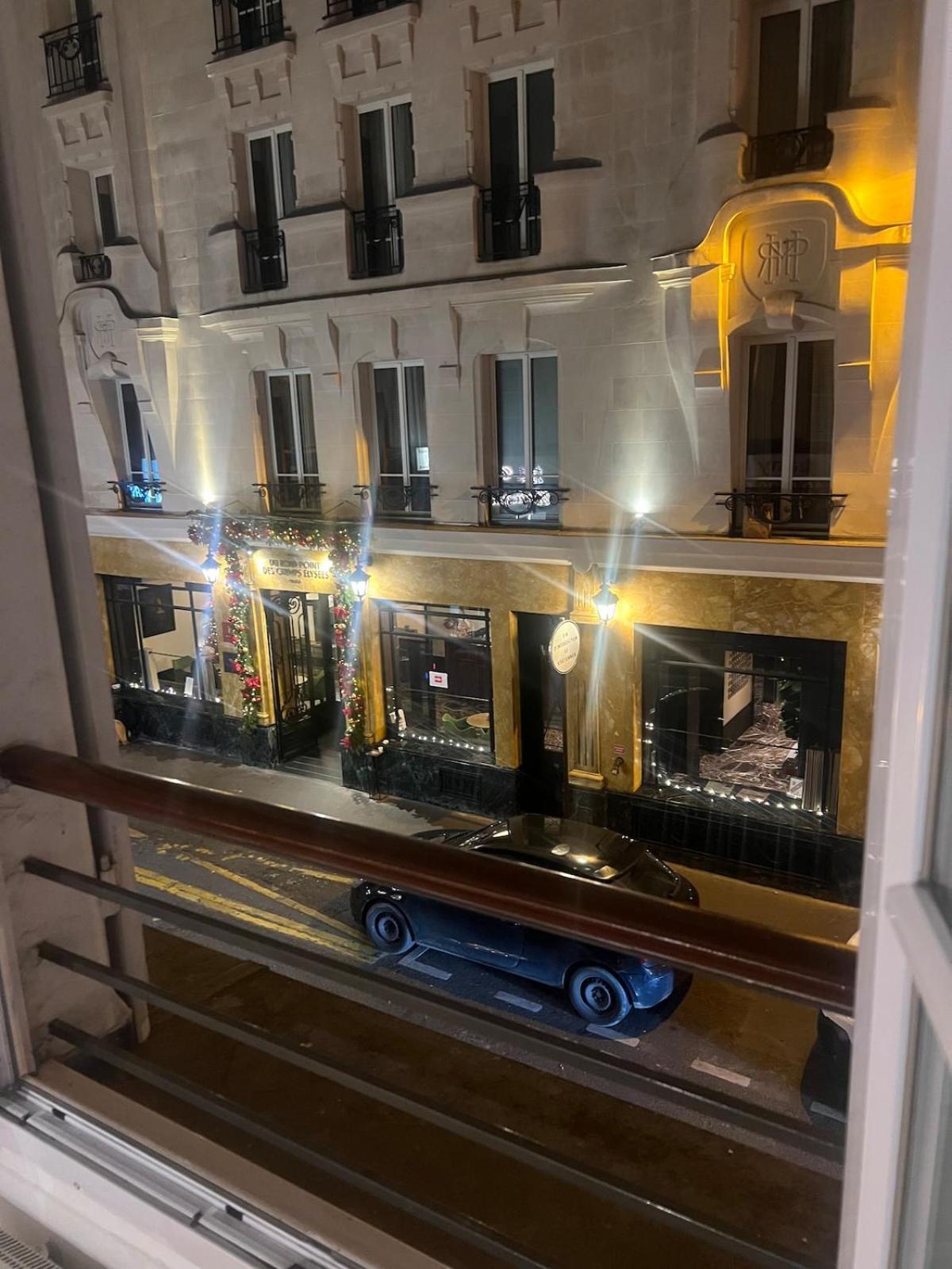 Champs-elysees 8e Apartment